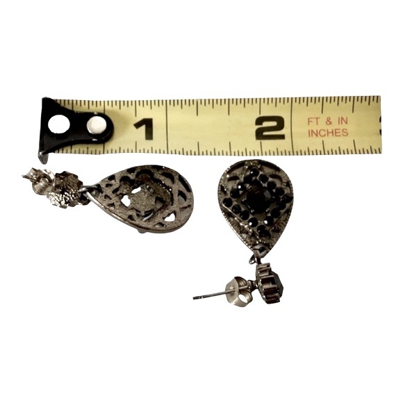 Filigree Dangle Earrings Gunmetal Tone Black Rhinestones Vintage EUC - Picture 8 of 8
